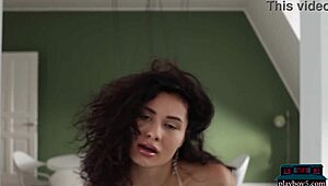 Layla Balan's petite asian curls shine in solo softcore 😍✨