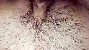 Sveltina Italiana Teases with Slim Curves and Charm