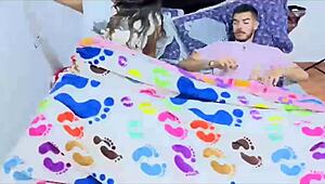 mi madrastra cachonda me monta la polla en la madrugada voyeur interracial