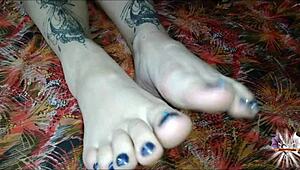 Oiling my feet to jerk you perfectly