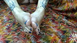 Oiling my feet to jerk you perfectly