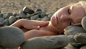 marry queen teases her big natural tits nude like the dream babe she is