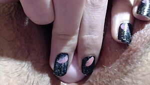 wanna see this close-up object insertion stretch her pussy clit to orgasm?