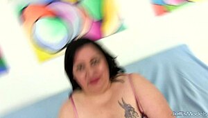 chubby milf lacy bangs stuffs vibrator deep in fat pussy for solo satisfaction