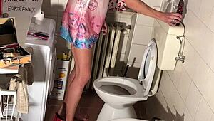 shemale unwinds with erotic massage turning into steamy self pleasure cumshot