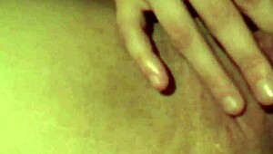 omg check these big pussy lips stretch wide on cam... shaved teen slut fingers deep 😍🔥