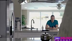 fucking tiny stepsis kenzie reeves hard while standing up 🔥🍑