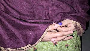 Chikni Aunty's Massive Boobs Oiled in Amateur Massage!