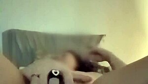 random hairy tits babe plays with saggy naturals in bed video 📱😏
