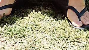 i'm gaping my mature shaved pussy wide in the garden...