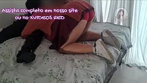 Well-hung visitor surprises wife early morning with deep bed fucking passion