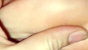 Girlfriend unwinds with boyfriend's teasing licks on her soft toes and feet