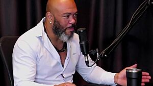 Ruiva Safada Bruna Ferrari Shows Off Her Ass After Hubby Suggests Swinging for Big Thick Cocks