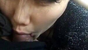 Whoa, pretty Chinese teen slurps hot cock so good 😍🍆💦