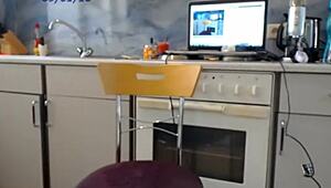 hey sexydea fingers her pussy live on cam