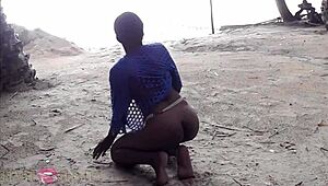 imagine finding this horny ebony bitch to fuck raw