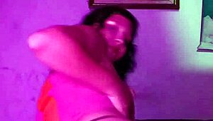 oh shit big ass slut in lingerie i cant handle her!!