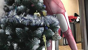 Mature milf tempts lingerie teen at christmas tree