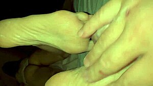 Naive 18-Year-Old Teen Smears Feet with Toothpaste for Tight Pussy Footjob