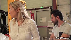 Ever Wondered How Tall Milf Melany Paris Rides in Warehouse?