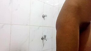 whoa friends chapter pissing in bath turns into wet japanese housewife huge tits play 😍🛁