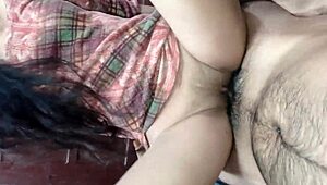 friends slam indian big ass pussy closeup with hindi moans full vid
