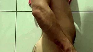 Bodybuilder chills at home turning to casual solo stroke session