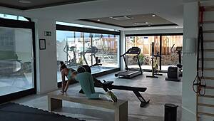 Fit Teen Bubble Butt Fucks Trainer After Gym