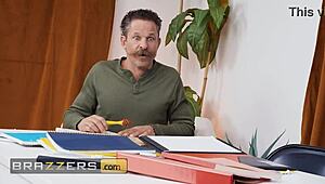 Skylar Snow's Athletic Ass Pounded To Deepthroat Cum Facial