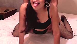 Petite Venezuelan nenaza fucked doggystyle in Caracas motel