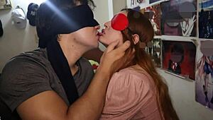 Quieres sus besos con lengua mojada y saliva profunda que le encanta probar?