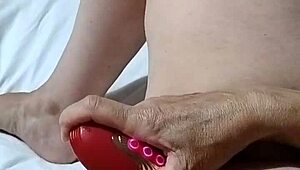 housewife clit throbs with new muncher toy orgasm