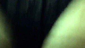 novinha de 18 sentando na pica gostoso