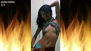 jade's juicy brunette ass flashing in fishnets 😘💦