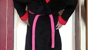 guys check me gulping my pee but i crave swallowing yours too