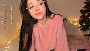 cutie liza teases her petite tits on w0wgirls cam show