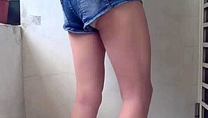 wanna see ting xuan's dildo play on the balcony?