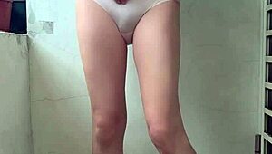 wanna see ting xuan's dildo play on the balcony?