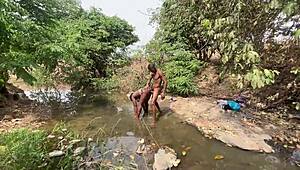 Curvy Ebony Flashes Big Tits By Stream Ready For Devouring