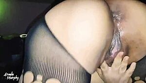 everyone watches her masturbate and cum live