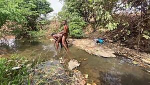 Curvy Ebony Flashes Big Tits By Stream Ready For Devouring