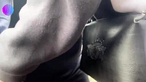 maceta rabuda bent over for novinho cock on crowded beach!!