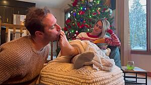 santa's barefoot feet obsession licks housewife toes goddess