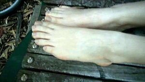 whoa my first sniff of that malaysian girl's stinky feet outdoors 😍👣