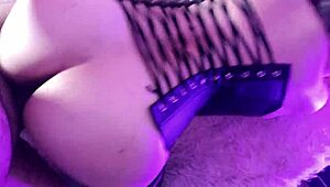 la conocí en el bar ahora es mi puta se deja follar sin condon a escondidas de su marido le encanta swinger cuckold