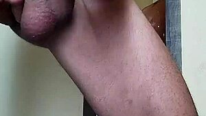 Spanish bodybuilder's monster cock erupts before the mirror