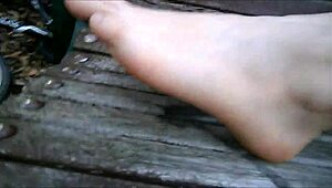 whoa my first sniff of that malaysian girl's stinky feet outdoors 😍👣