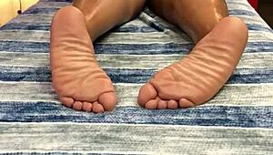 damn this sexy chocolate queen melted from my massage spreading her thick black ass cheeks