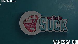 Amateur Blonde Teases Bubble Butt Before Sucking Cock Close-Up