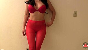 Bloke earns milf's cumshot reward with footjob tease